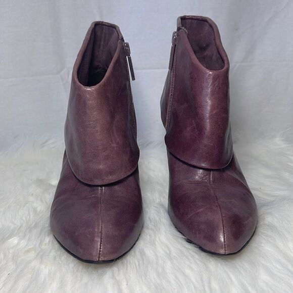 Nine West Vintage Wine Distressed High Heel Side Zip Booties. Sz 8.5 - Picture 2 of 7